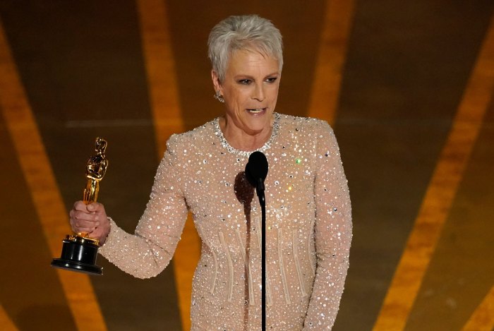 Jamie Lee Curtis a câștigat primul Oscar pentru „EEAAO”