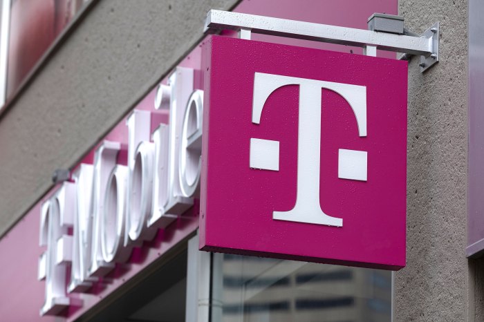 Ryan Reynolds vinde Mint Mobile către T-Mobile pentru 1,35 miliarde de dolari Ryan Reynolds își vinde compania de telefonie Mint Mobile către T-Mobile 2
