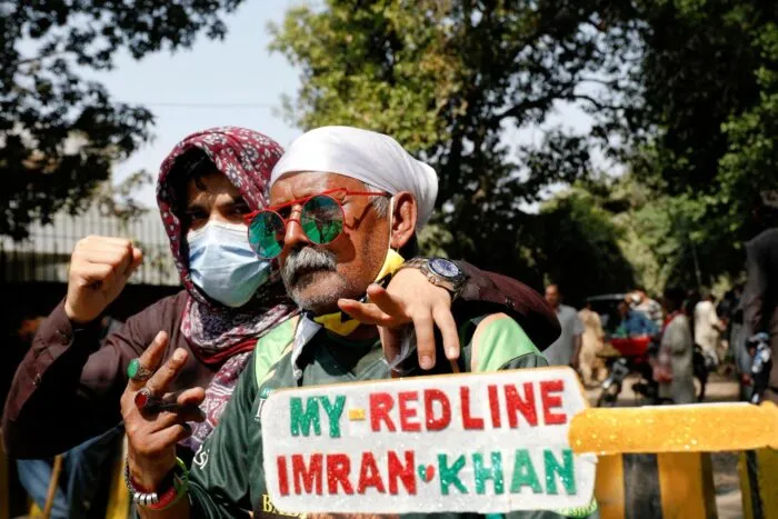 1679306927_2023-03-16T120629Z_1697270779_RC2YUZ9RE69N_RTRMADP_3_PAKISTAN-POLITICS-KHAN.jpg