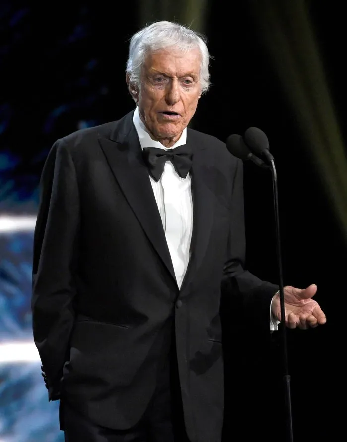 Dick Van Dyke a suferit „răni ușoare” după un accident de mașină din Malibu: detalii