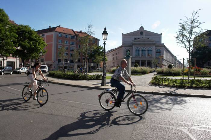 Bikers la Fountain at Gartnerplatz