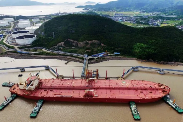 2020-11-18T000000Z_1077693845_RC2X5K9IYALO_RTRMADP_3_GLOBAL-OIL-CHINA-IMPORTS.jpg