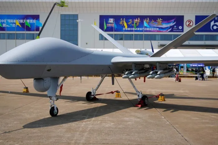2021-09-28T091031Z_1423700749_RC2TYP9W64A7_RTRMADP_3_CHINA-AIRSHOW.jpg
