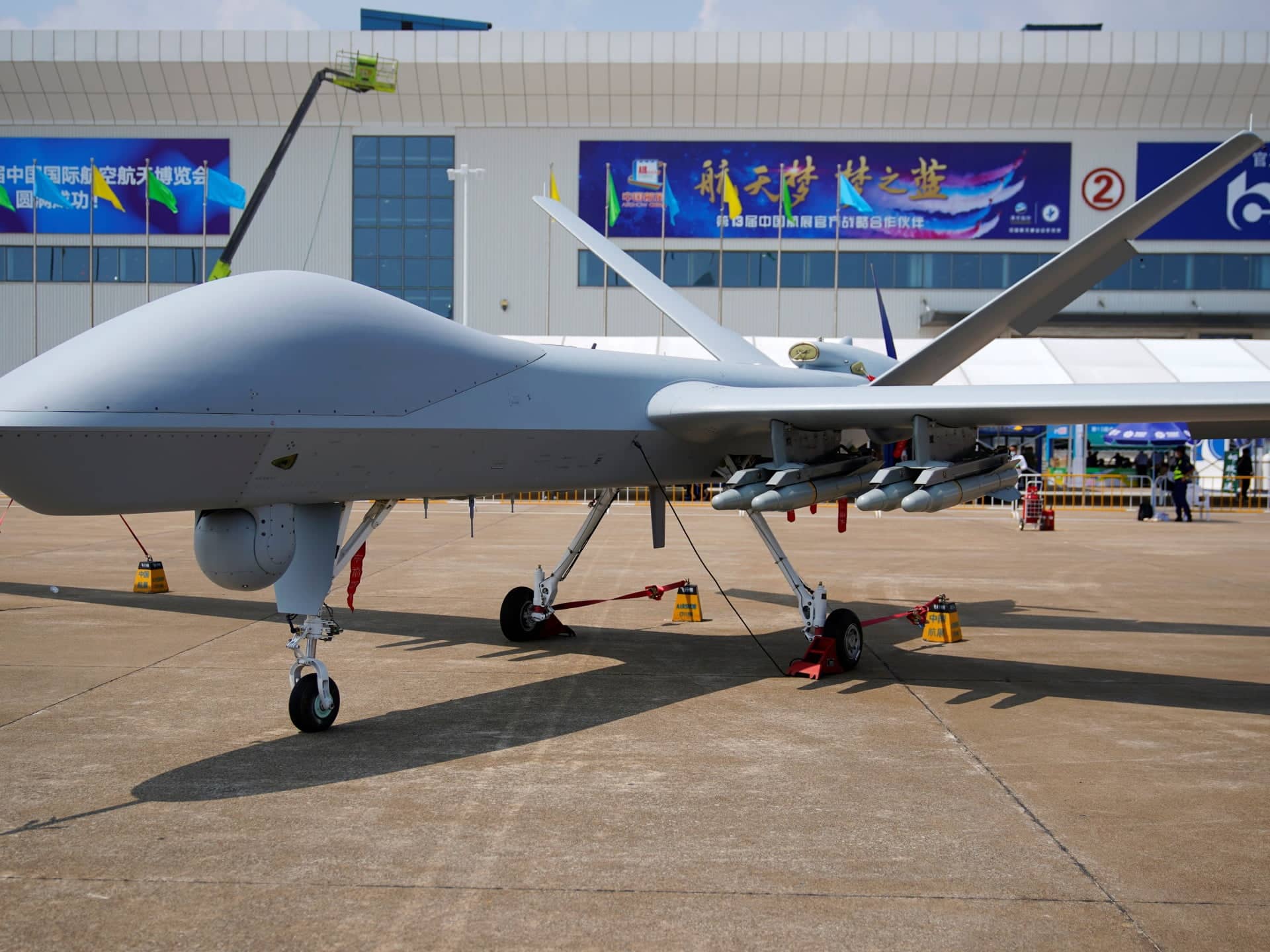 China învinge Occidentul în cursa pentru tehnologiile critice