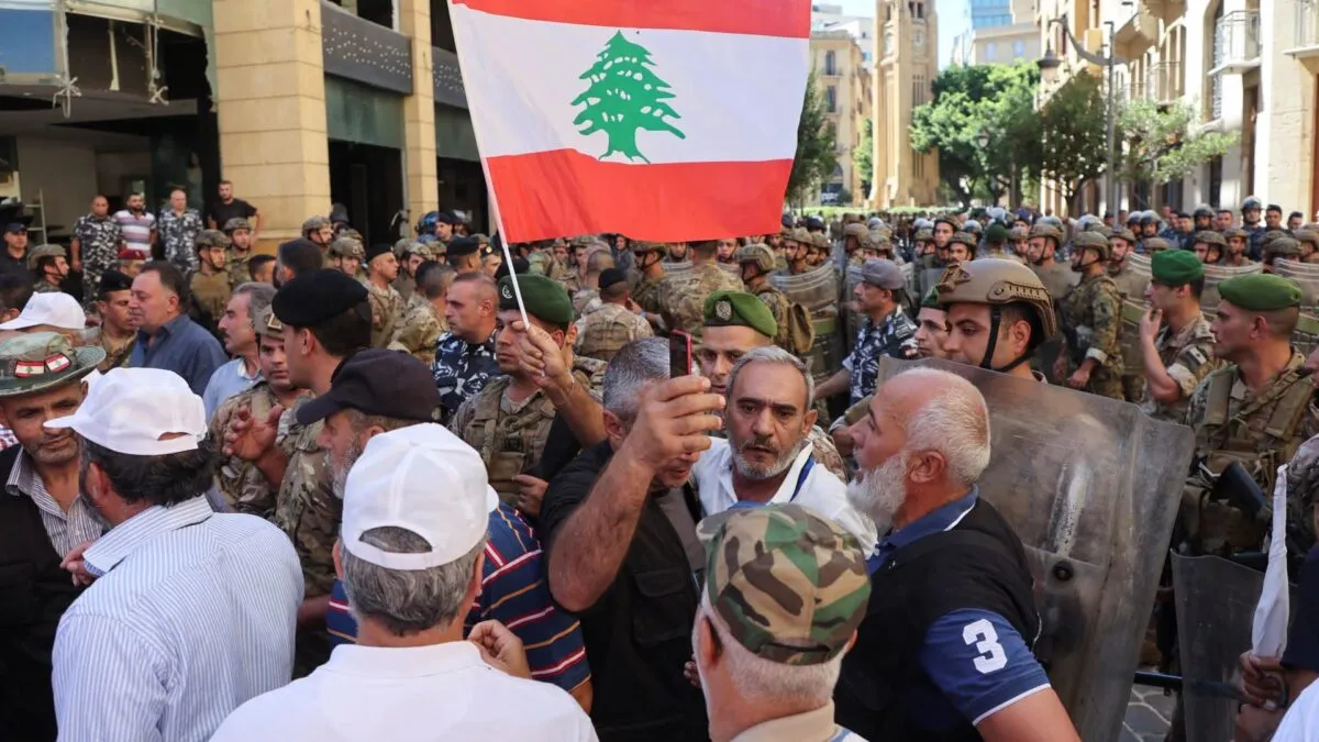 2022-09-26T090549Z_781447845_RC2XOW9PIVLL_RTRMADP_3_LEBANON-CRISIS-BUDGET.jpg