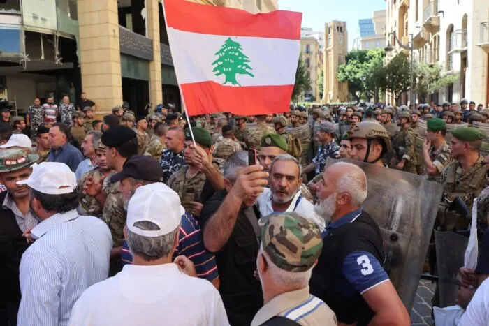 2022-09-26T090549Z_781447845_RC2XOW9PIVLL_RTRMADP_3_LEBANON-CRISIS-BUDGET.jpg