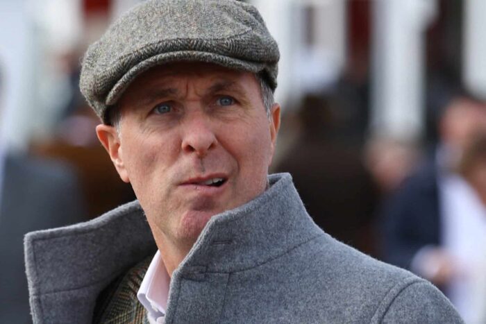 Fostul căpitan de cricket al Angliei Vaughan a fost scutit de acuzația de rasism 2023 03 14T113251Z 689593610 UP1EJ3E0W2O2D RTRMADP 3 HORSERACING CHELTENHAM