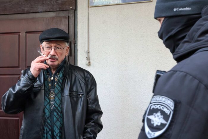 Activiști, ruși obișnuiți și un soldat au fost pedepsiți pentru discuții despre război 2023 03 21T150932Z 1544971804 RC2EYZ9R4SVM RTRMADP 3 UKRAINE CRISIS MEMORIAL SEARCHES