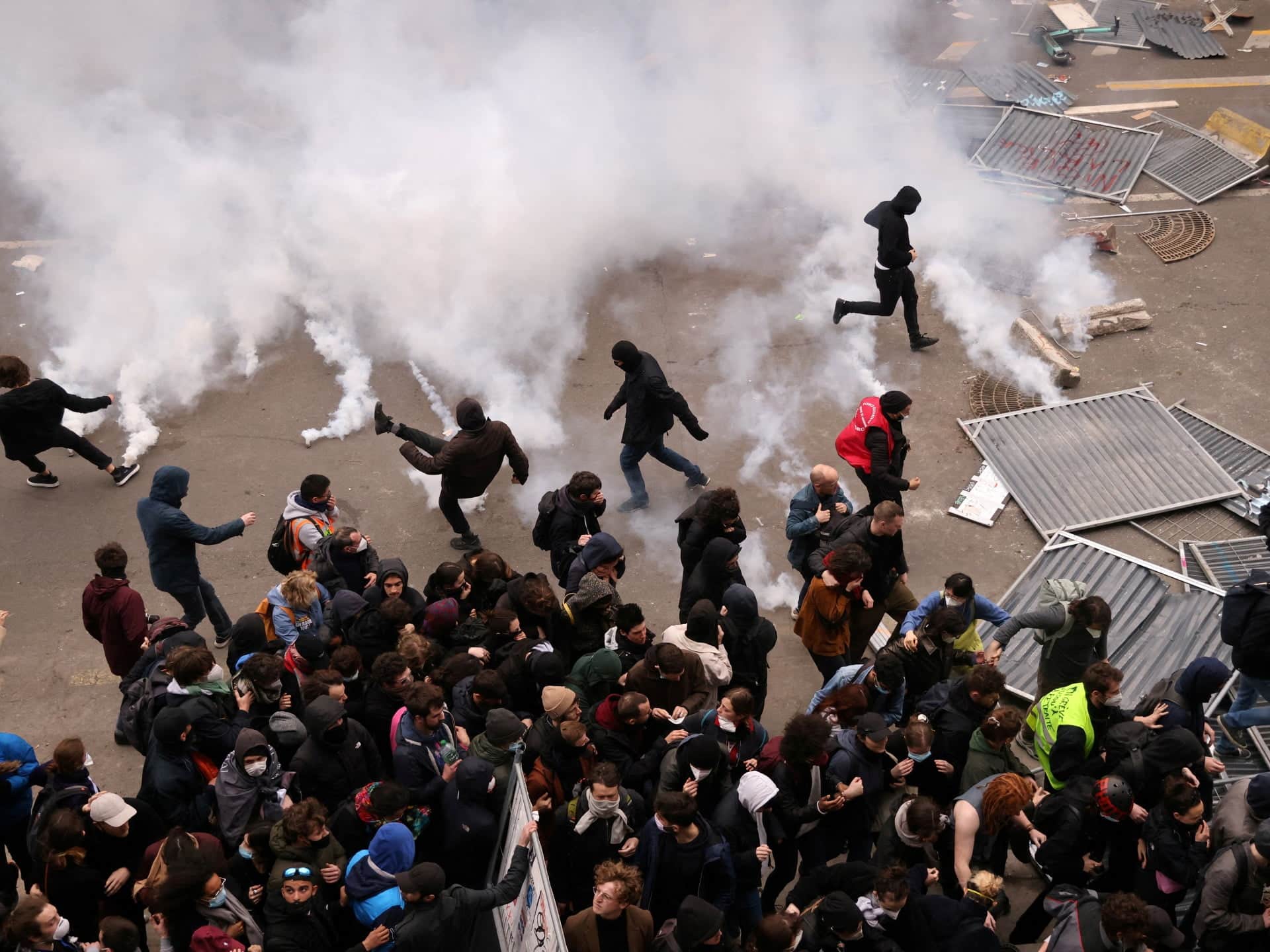 Elisabeth Borne se va întâlni cu opoziția și sindicatele pe fondul crizei pensiilor din Franţa