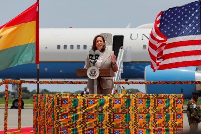 Vicepreședintele SUA Kamala Harris merge în Africa pentru a consolida relațiile 2023 03 26T142736Z 417974513 RC2O10A4VCHR RTRMADP 3 USA AFRICA HARRIS GHANA