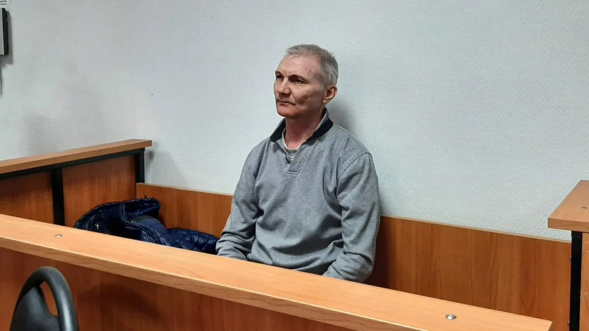 2023-03-28T141145Z_1141754917_RC2B20AMPF5U_RTRMADP_3_UKRAINE-CRISIS-RUSSIA-FATHER-COURT.jpg