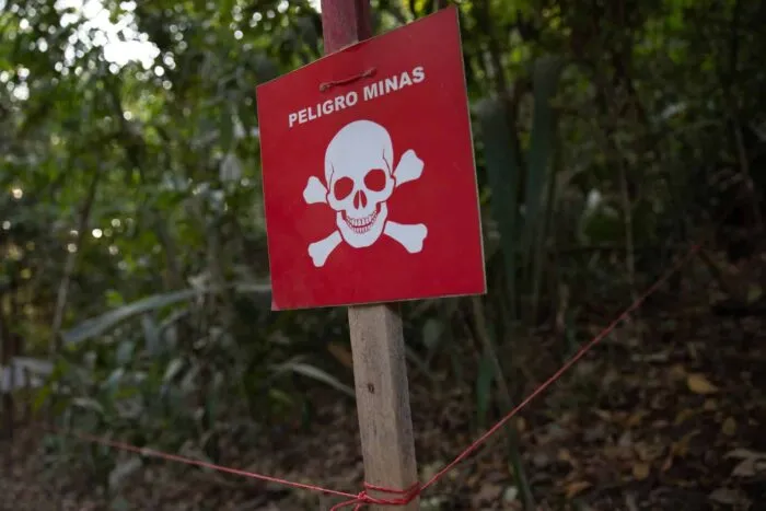 DeminingColombia-4.jpg
