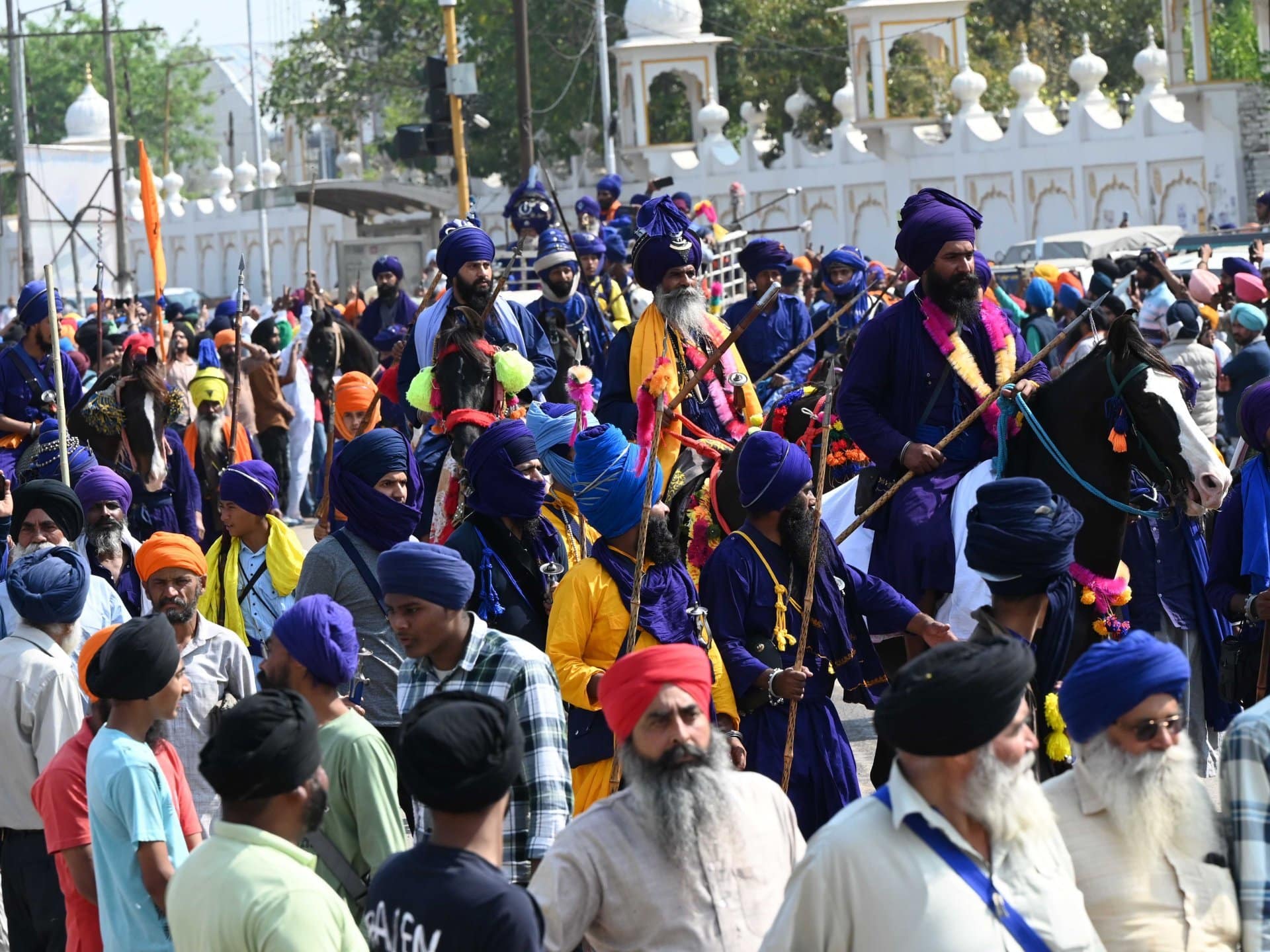 India arestează peste 100 de persoane în căutarea separatistului sikh