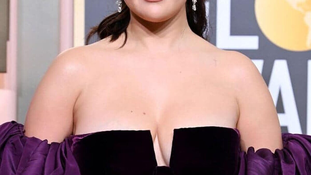 Hailey Bieber participă la Vanity Fair Oscar Party în mijlocul dramei Selenei Hailey Bieber participa la Vanity Fair Oscar Party in mijlocul