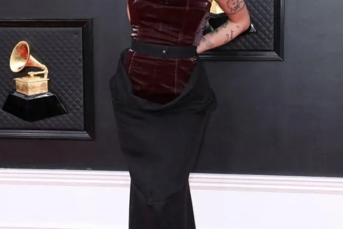 Halsey-debuteaza-pe-podium-in-timpul-Saptamanii-Modei-de-la.jpg