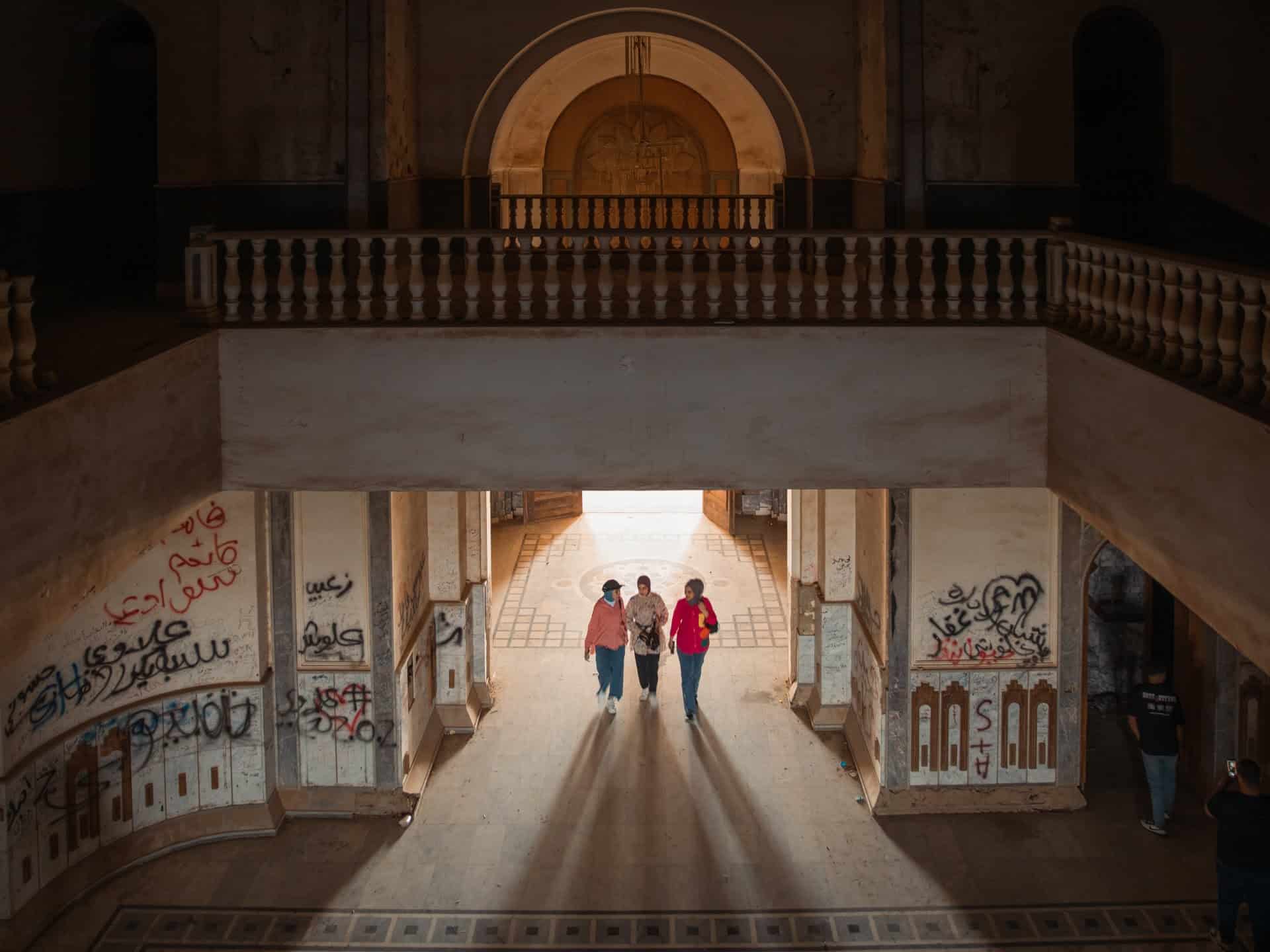 După războiul din Irak, palatele legendare ale lui Saddam sunt deschise tuturor