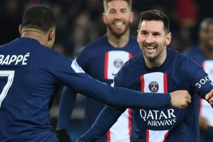 Lionel-Messi-ii-trimite-un-mesaj-special-lui-Kylian-Mbappe.jpg