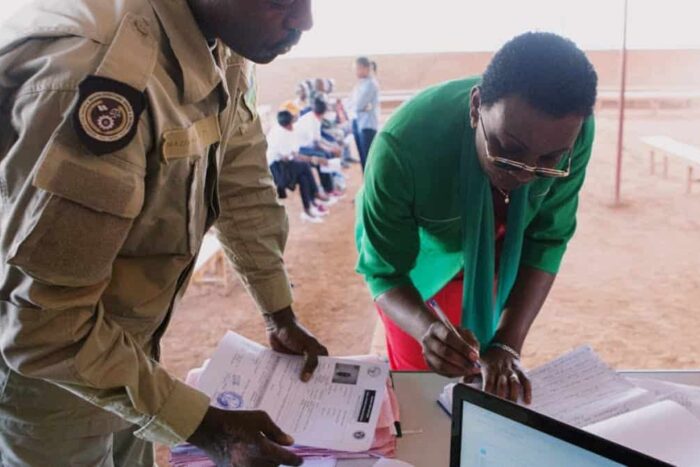 dcfd165c3b48420c9cb49961f211edd7 18