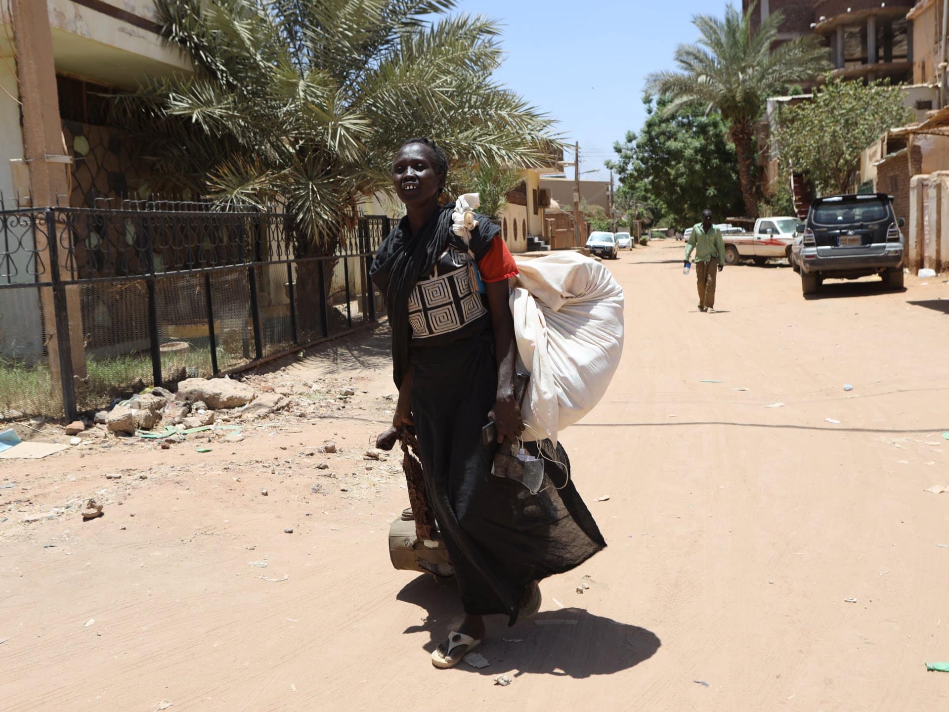 Rămâi sau fugi: Locuitorii din Sudan se confruntă cu o decizie dificilă