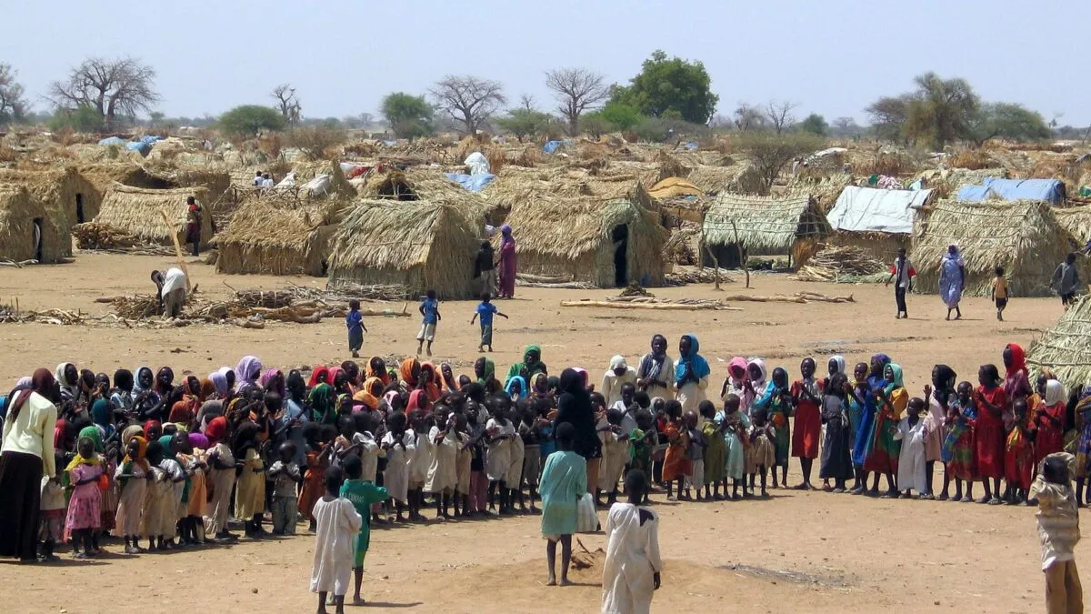2004-06-12T000000Z_414711867_RP5DRHZQVSAA_RTRMADP_3_SUDAN-REFUGEES.jpg