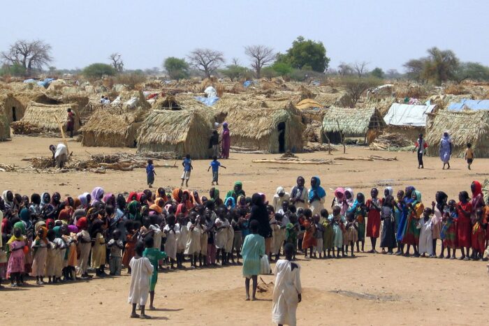2004-06-12T000000Z_414711867_RP5DRHZQVSAA_RTRMADP_3_SUDAN-REFUGEES.jpg