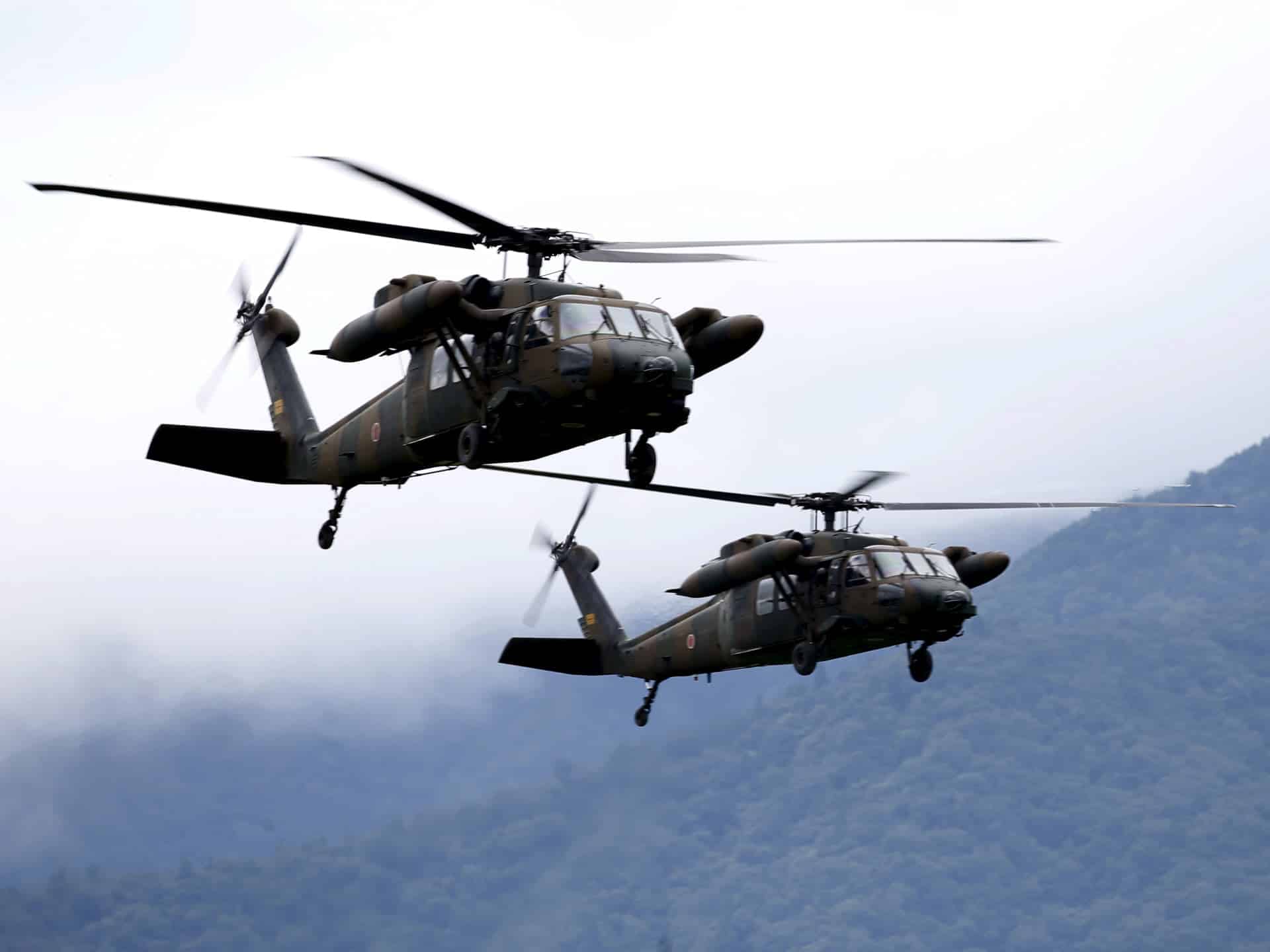 Elicopterul japonez Black Hawk cu 10 membri ai echipajului la bord, a dispărut