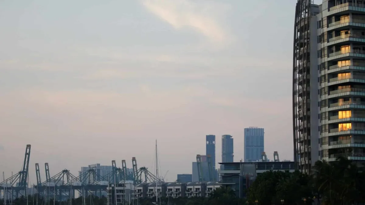 2018-06-10T162828Z_1576788383_RC1CA840CC00_RTRMADP_3_SINGAPORE-BUSINESS-1681951064.jpg