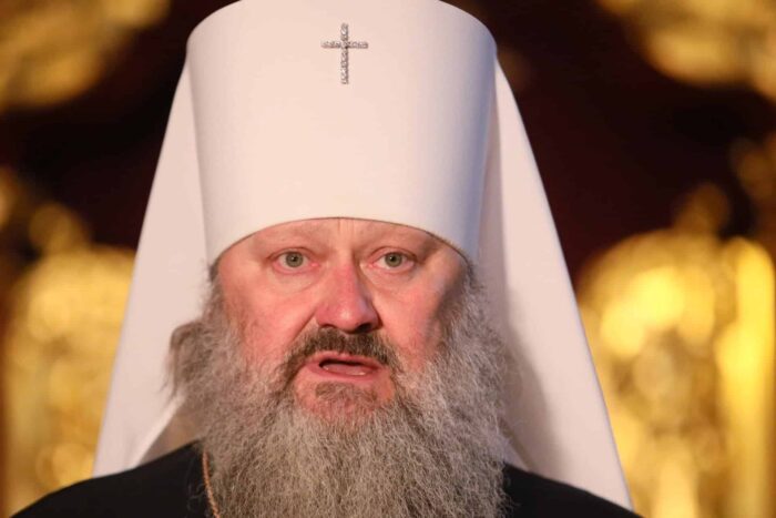 2018-11-30T000000Z_496430999_RC19382B7090_RTRMADP_3_UKRAINE-CHURCH.jpg
