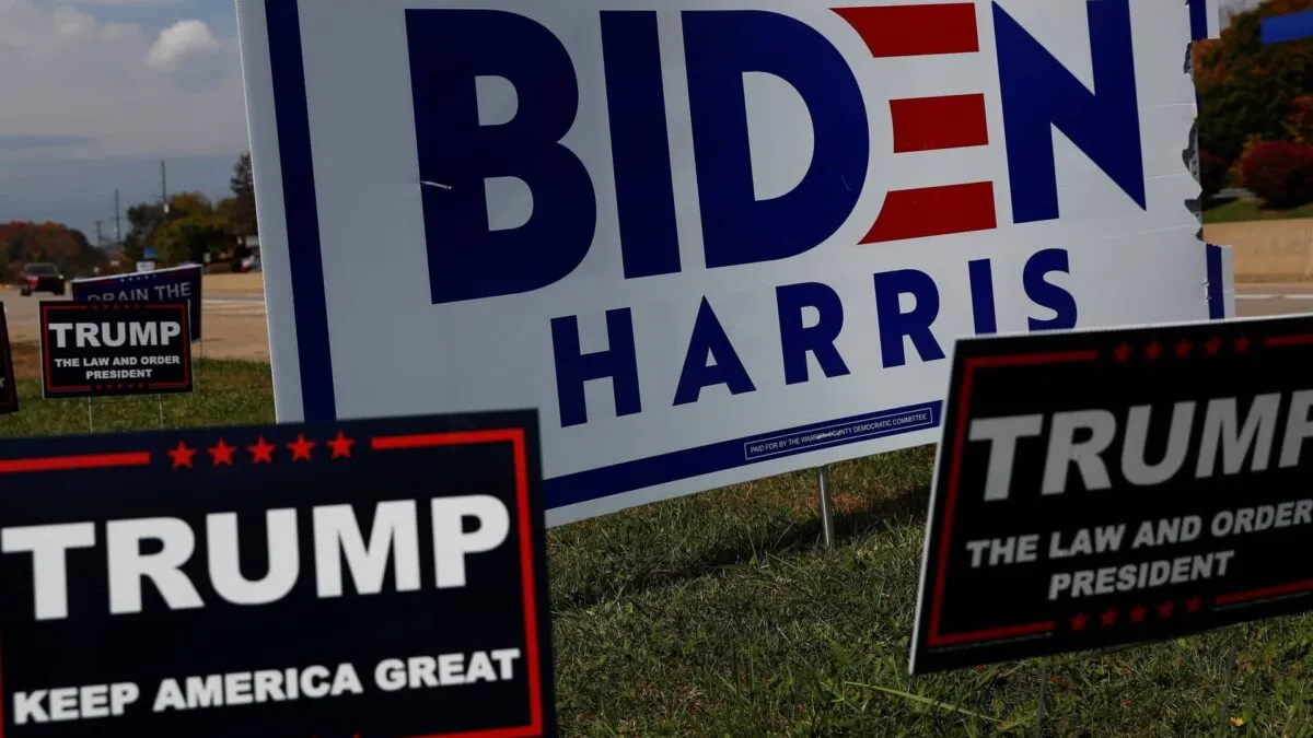2020-10-21T194247Z_552112996_RC27NJ9RVV64_RTRMADP_3_USA-ELECTION-PENNSYLVANIA.jpg