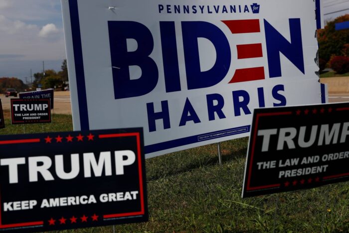 2020-10-21T194247Z_552112996_RC27NJ9RVV64_RTRMADP_3_USA-ELECTION-PENNSYLVANIA.jpg
