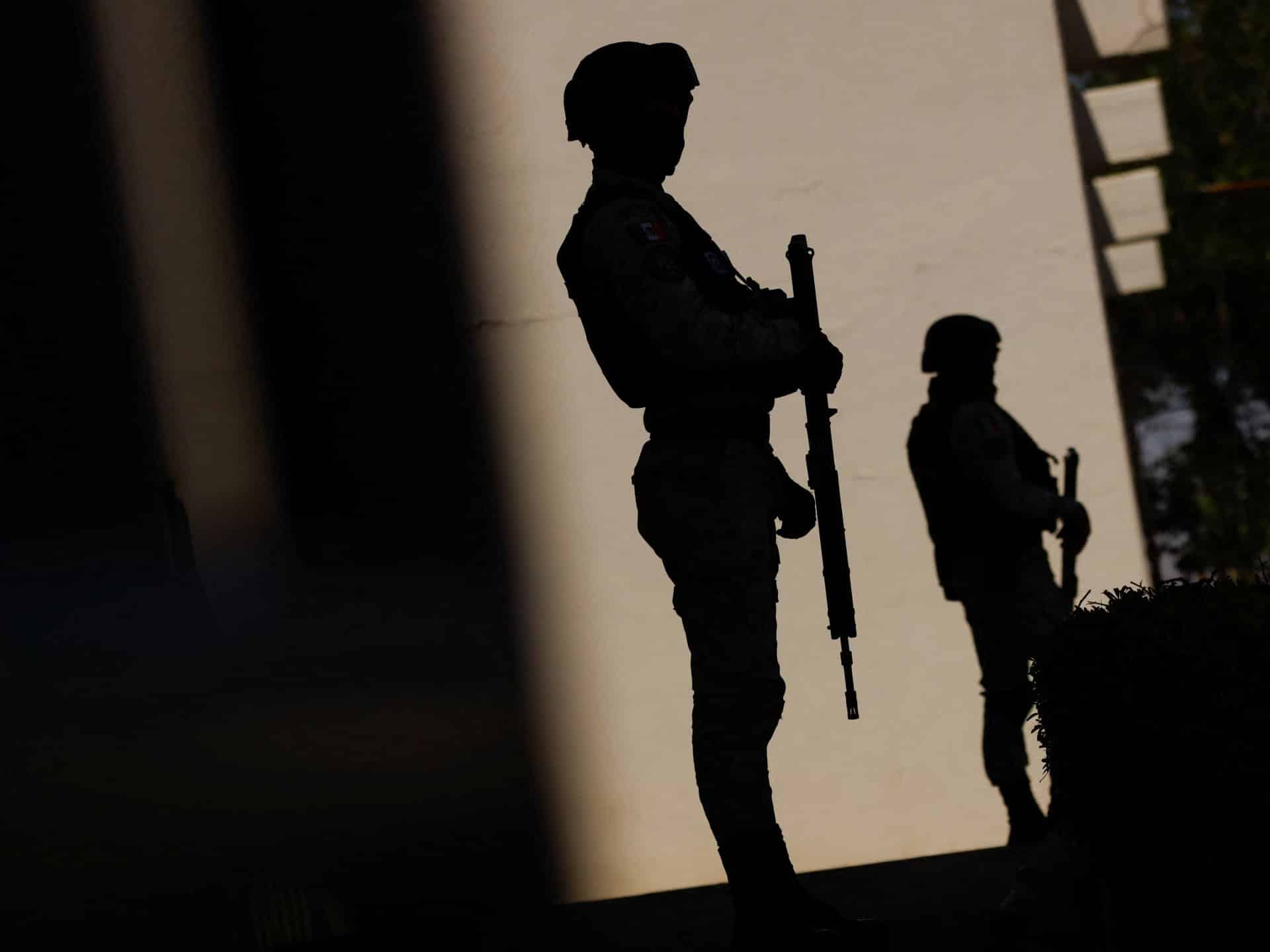 Instanța supremă din Mexic limitează rolul armatei în securitatea publică