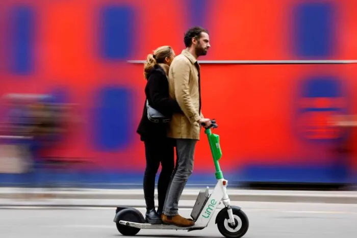 2023-04-01T144236Z_1985629492_RC2P50AQN3ZY_RTRMADP_3_PARIS-SCOOTERS.jpg