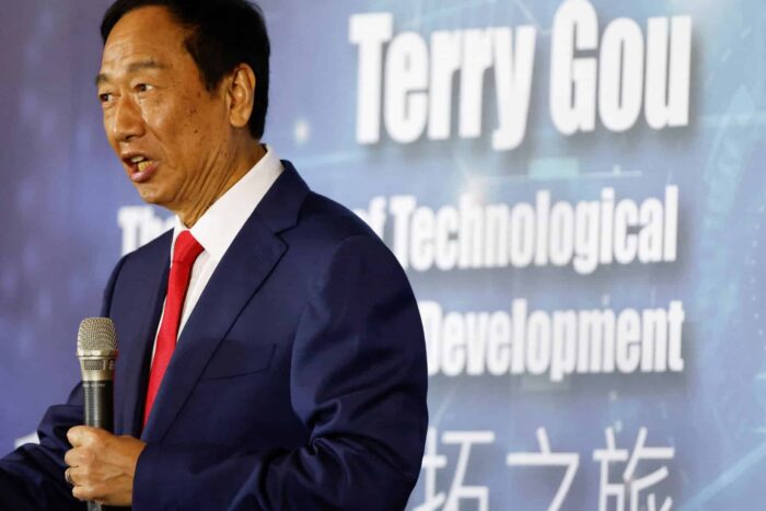 2023 04 05T025735Z 1866856981 RC2280AAO5SX RTRMADP 3 TAIWAN POLITICS FOXCONN