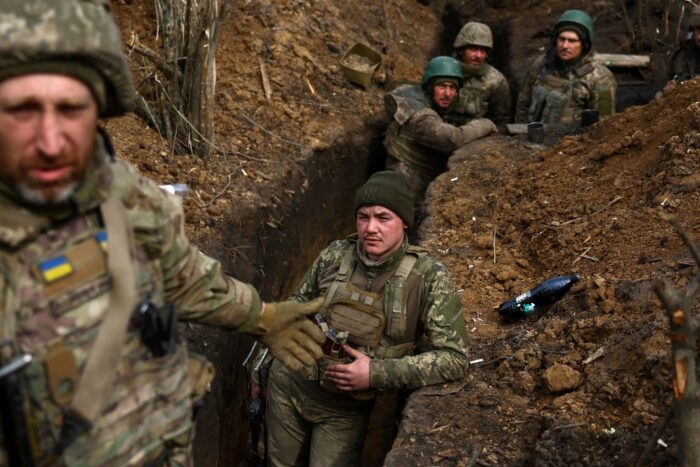 2023-04-05T160717Z_1286469555_RC2980A9JCQH_RTRMADP_3_UKRAINE-CRISIS-EAST.jpg