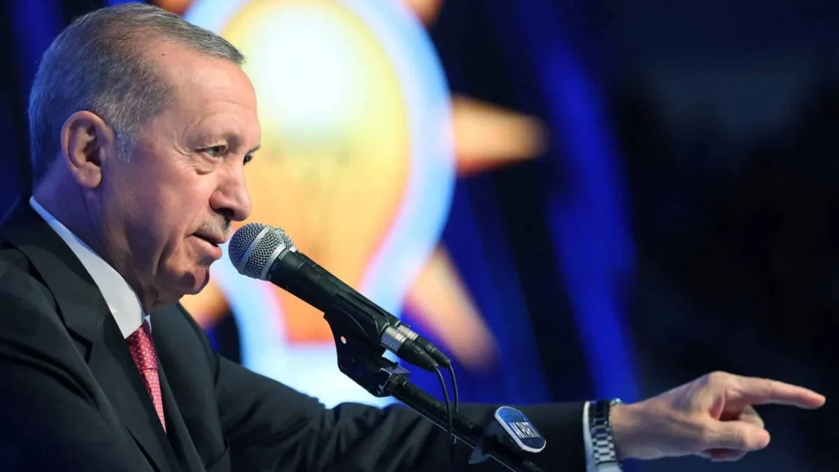 2023-04-11T142716Z_1709551373_RC2EC0AMXG7Q_RTRMADP_3_TURKEY-ELECTION-ERDOGAN-MANIFESTO.jpg