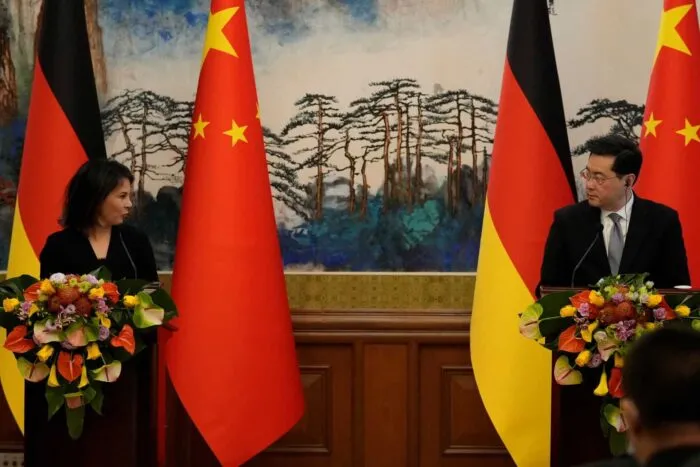2023-04-14T064005Z_1548608244_RC25E0AX73E0_RTRMADP_3_CHINA-GERMANY.jpg