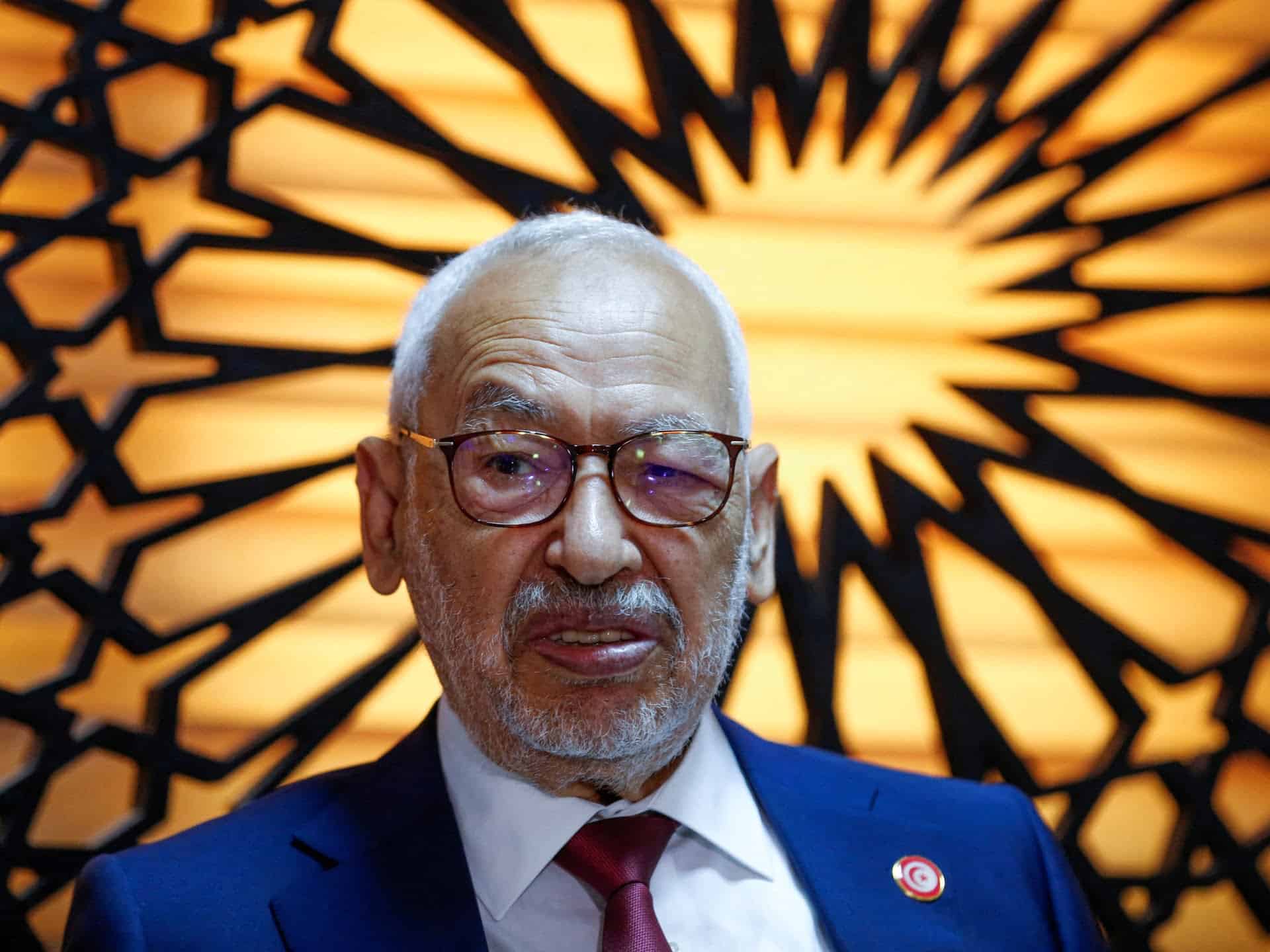 Poliția tunisiană îl reține pe liderul opoziției și o percheziție la sediul partidului Ennahda