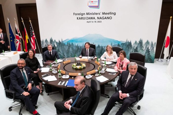 Miniștrii G7 se angajează să intensifice sancțiunile Rusiei, sunt criticaţi de China 2023 04 18T020313Z 629155627 RC2PG0AYFUYS RTRMADP 3 G7 JAPAN FM 1681796405