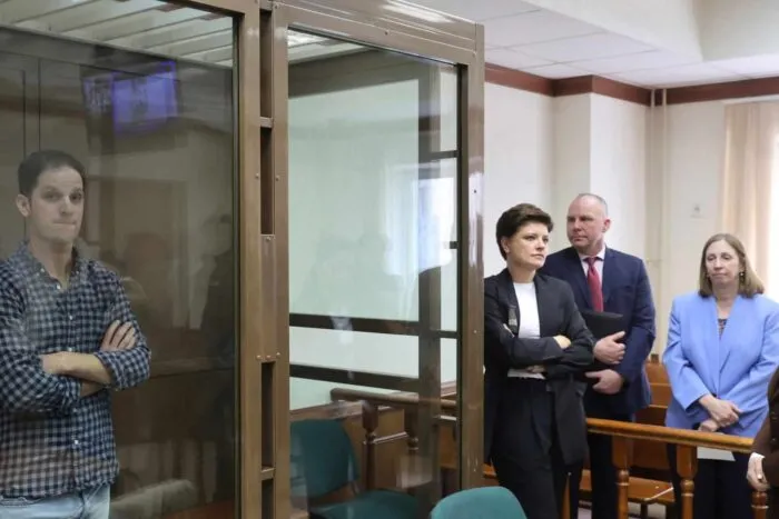 2023-04-18T112230Z_468106800_RC2XG0AJ0ZTF_RTRMADP_3_UKRAINE-CRISIS-RUSSIA-WSJ-1681820861.jpg