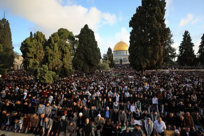 2023-04-21T071710Z_731009784_RC2VI0AGDF44_RTRMADP_3_RELIGION-EID-JERUSALEM-1682234486.jpg