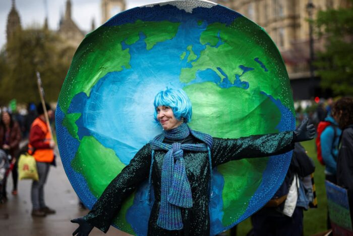 2023 04 21T111227Z 349781877 RC2ZI0AGSR1W RTRMADP 3 BRITAIN PROTESTS ENVIRONMENT 1682099458