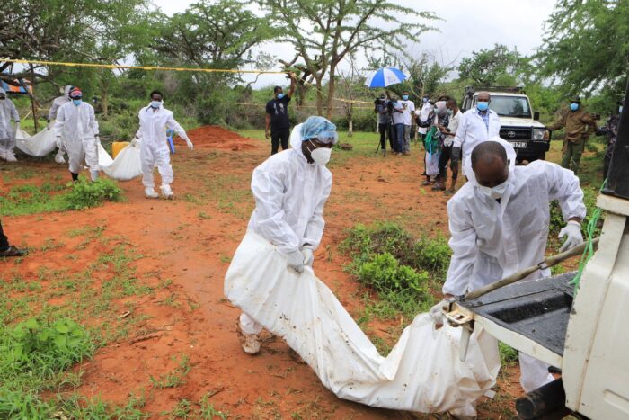 2023 04 22T194935Z 1695328789 RC2QJ0AKPO59 RTRMADP 3 KENYA RELIGION EXHUMATION 1682209246