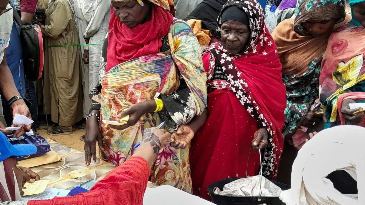 2023-04-27T172054Z_680392155_RC2FM0ATPHDX_RTRMADP_3_SUDAN-POLITICS-REFUGEES-CHAD-1682682533.jpg