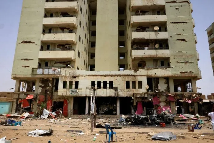 2023-04-27T202636Z_245999953_RC20N0A1DD0R_RTRMADP_3_SUDAN-POLITICS-1682627475.jpg