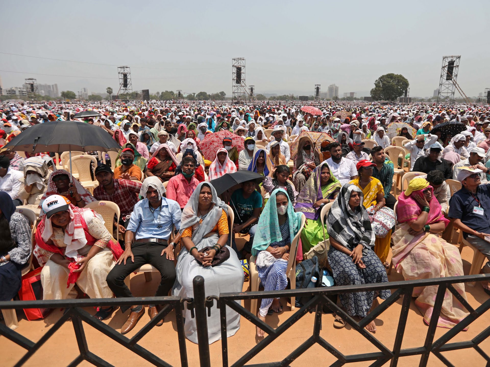 Insolația a ucis 11 persoane la evenimentul de decernare a premiilor guvernamentale din Maharashtra din India