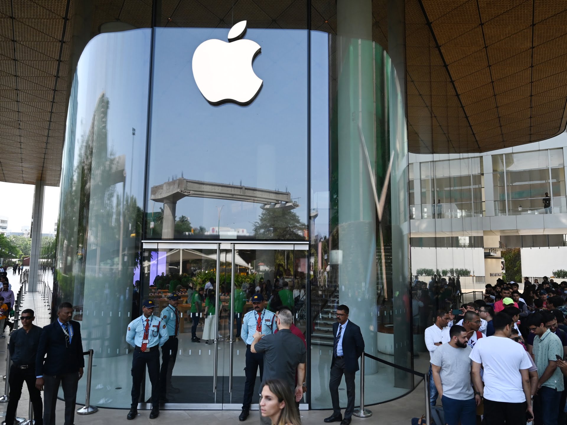 Apple pariază pe India, când primul magazin emblematic se deschide în Mumbai
