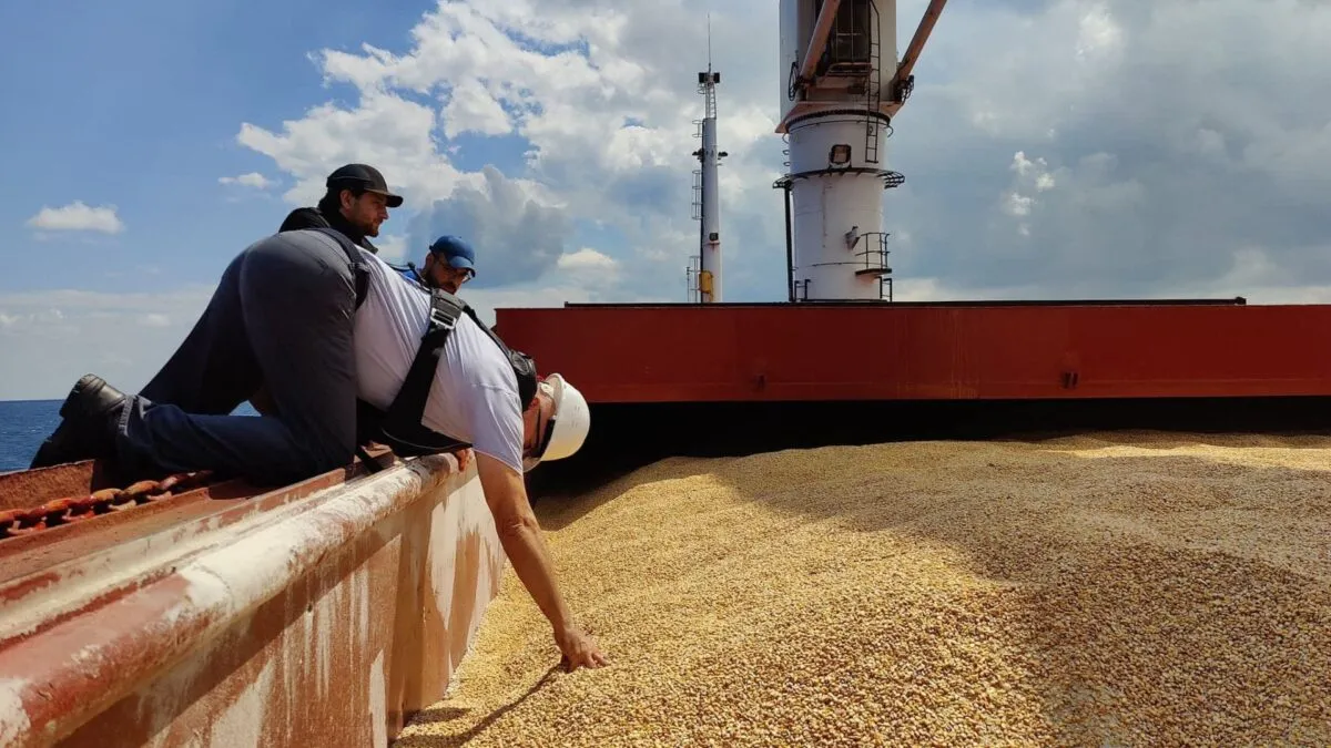 AA-20220803-28561109-28561106-INSPECTION_OF_1ST_GRAIN_SHIP_OUT_OF_UKRAINE_COMPLETES_IN_ISTANBUL.jpg