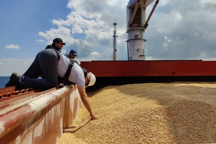 AA-20220803-28561109-28561106-INSPECTION_OF_1ST_GRAIN_SHIP_OUT_OF_UKRAINE_COMPLETES_IN_ISTANBUL.jpg