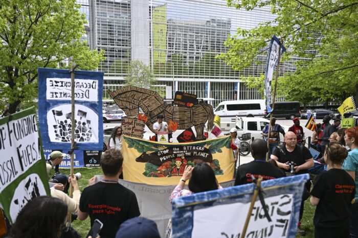 AA EN PHO GEN 20230414205628 30854883 PROTEST HELD IN FRONT OF THE IMFWORLD BANK IN WASHINGTON 1682586538