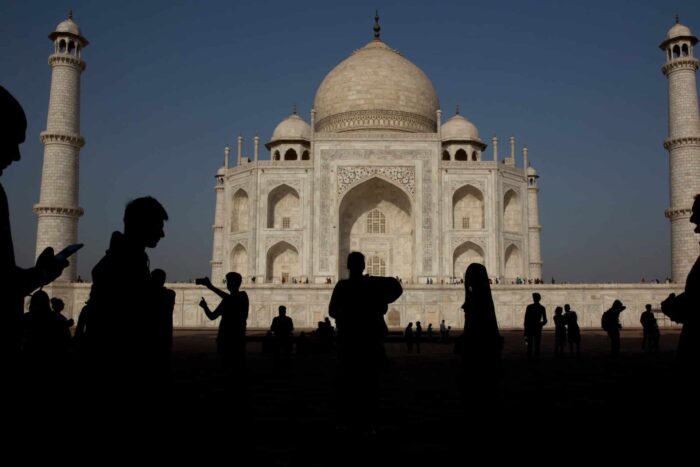 De ce îi este atât de frică lui Modi de manualele de istorie? AP19083462547044